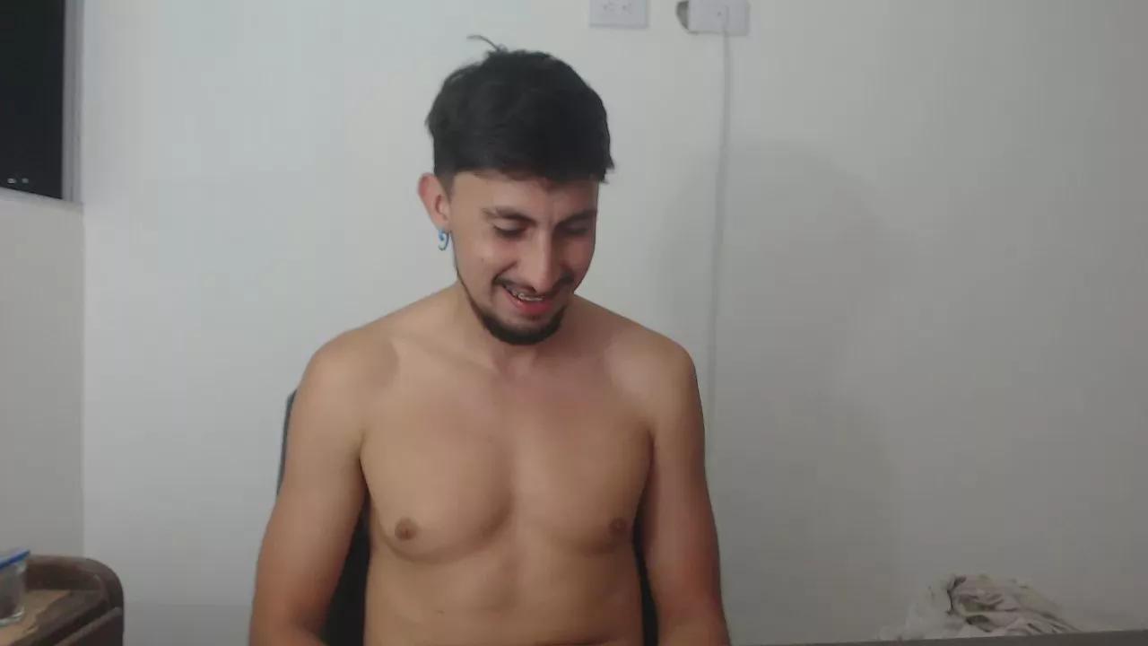 theo_collins on Cam4 