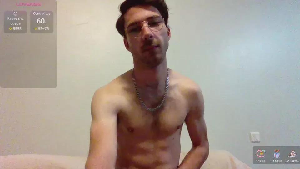 thomas954 on Cam4 