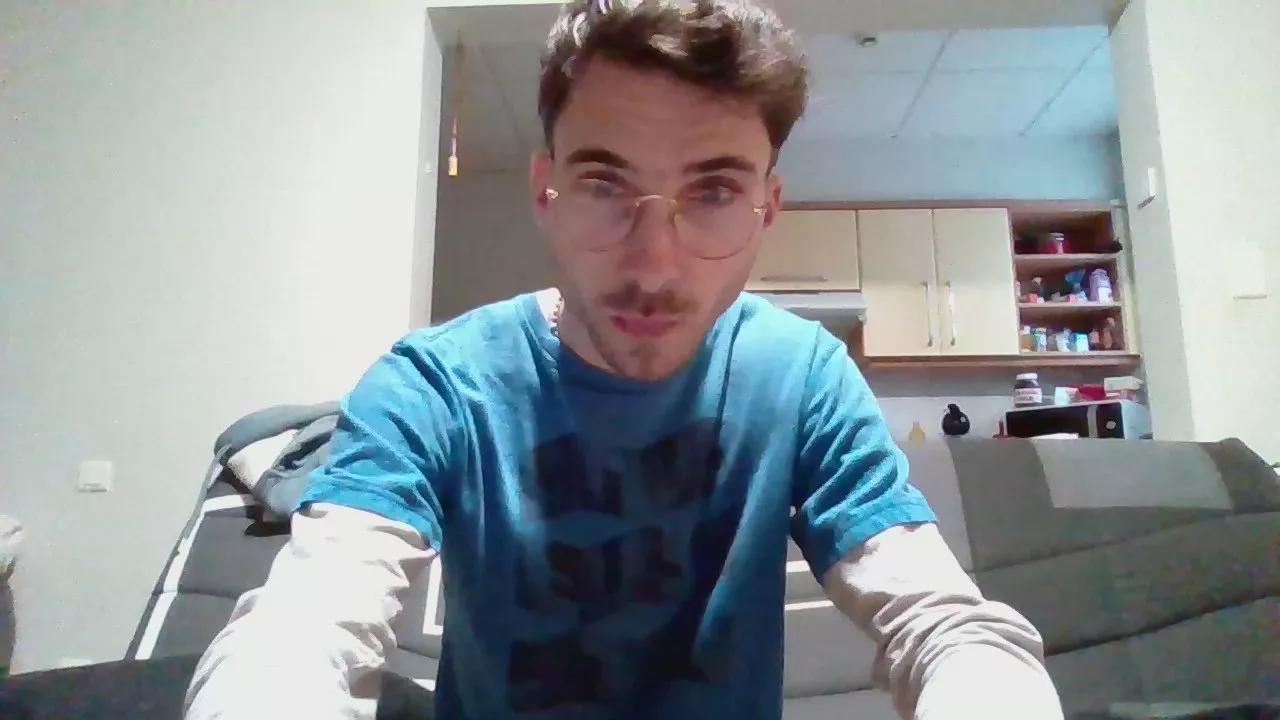 thomas954 on Cam4 