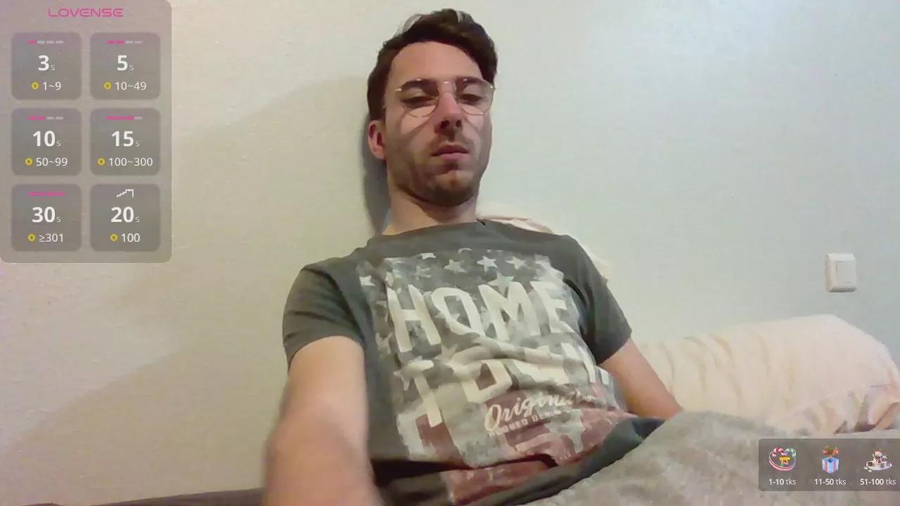 thomas954 on Cam4 