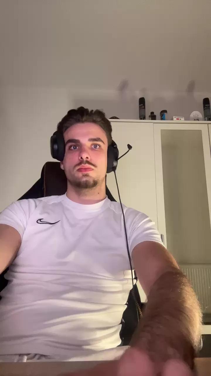 ThorOdinson03 on Cam4 