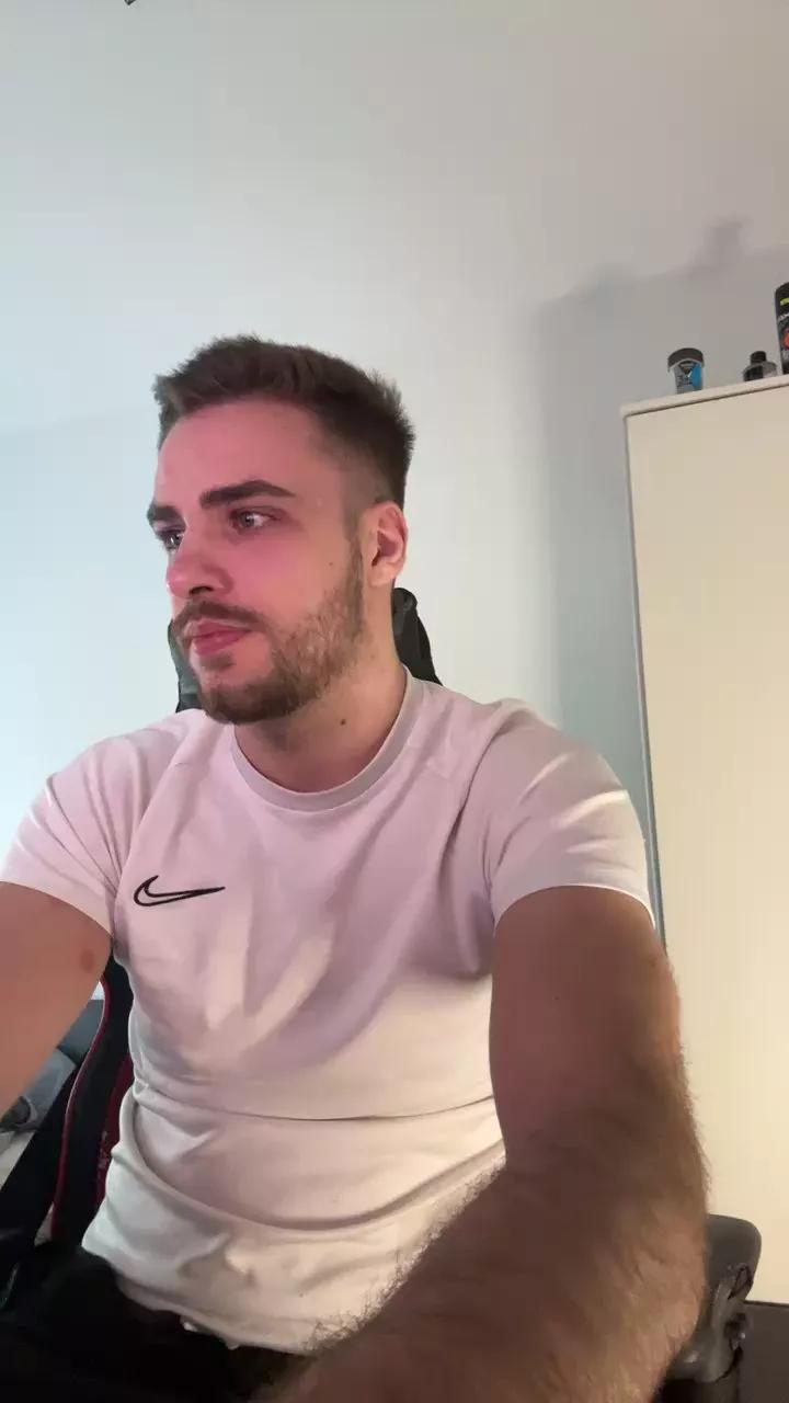 ThorOdinson03 on Cam4 