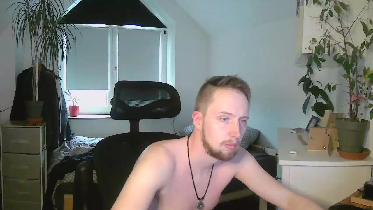 tobi_nrw1990 on Cam4 