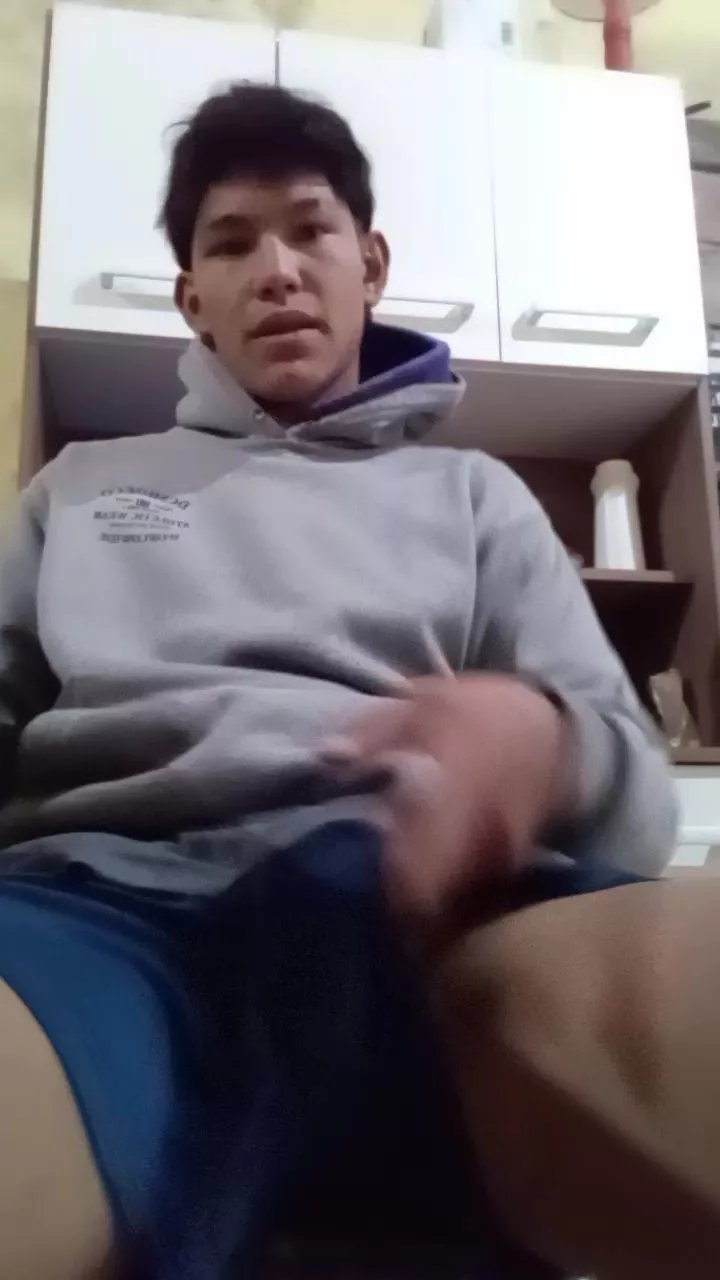 Offline tobiasgomez21 on Cam4