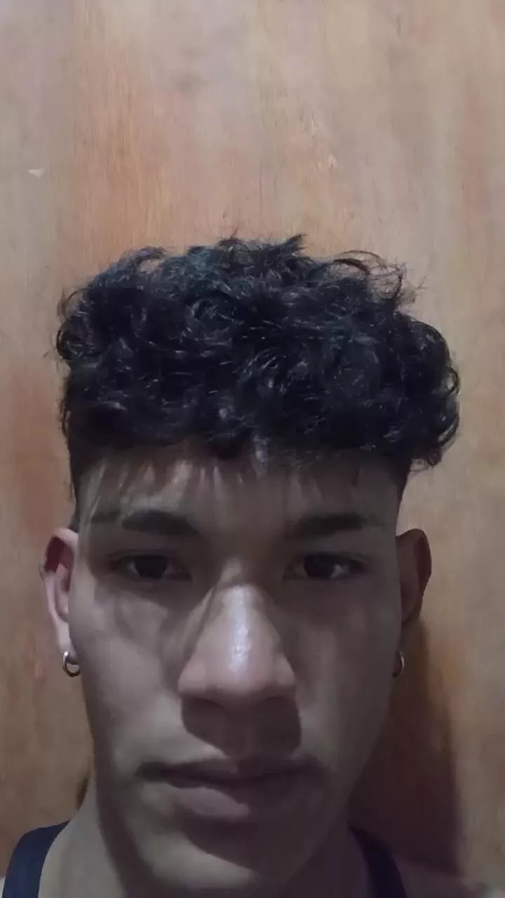 Offline tobiasgomez21 on Cam4