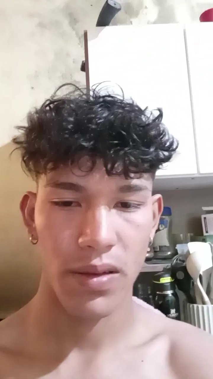 Offline tobiasgomez21 on Cam4