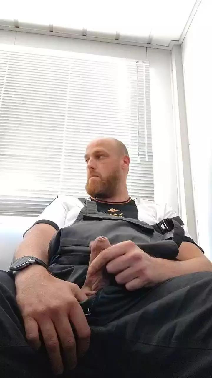 Tomtoyz on Cam4 