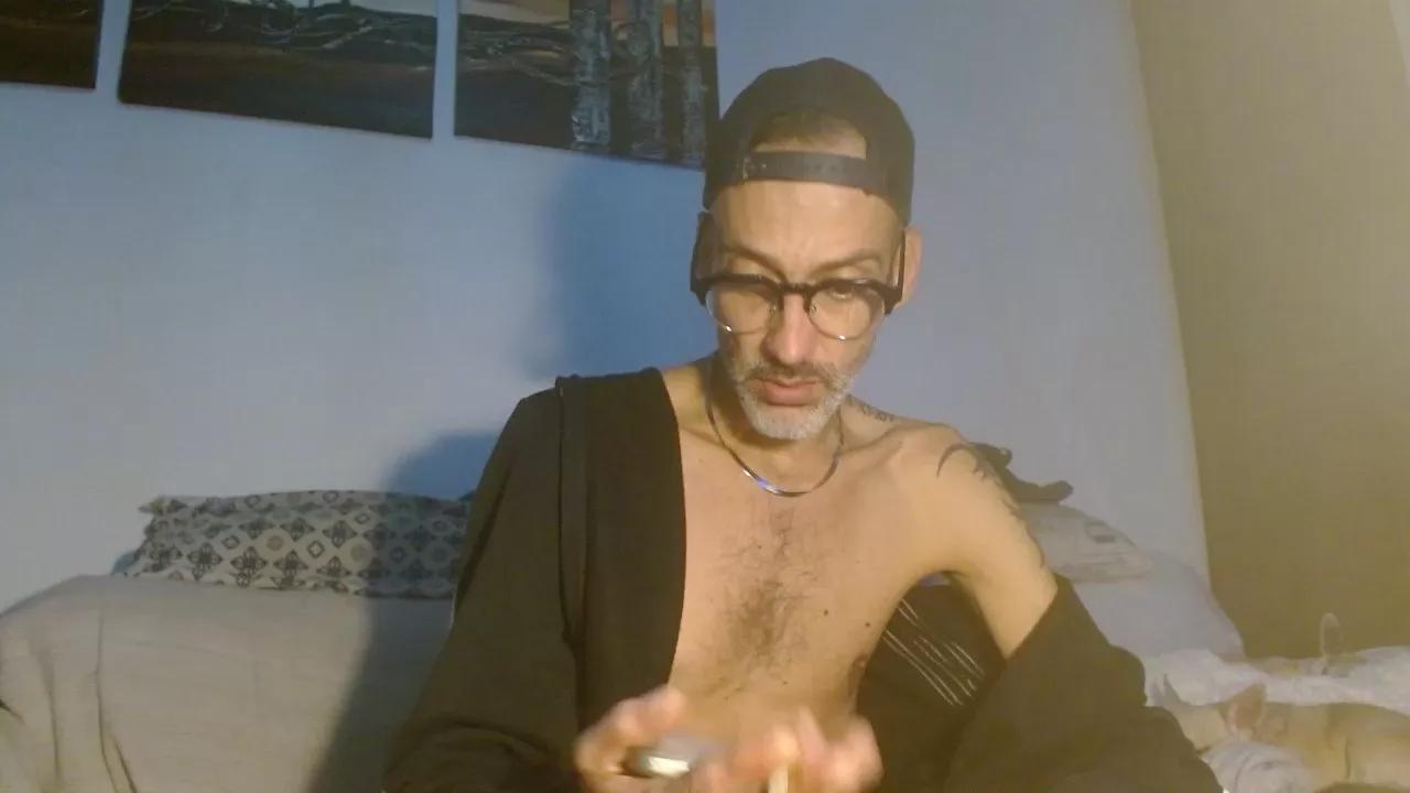 toniynano on Cam4 
