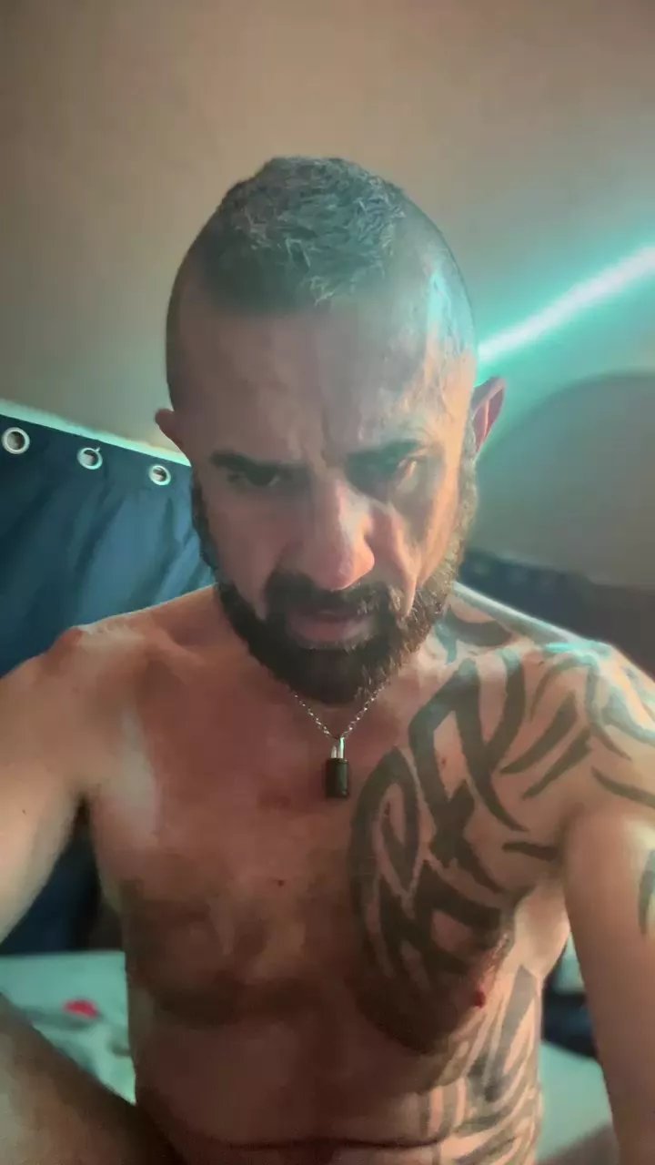 Offline tonybranleur on Cam4