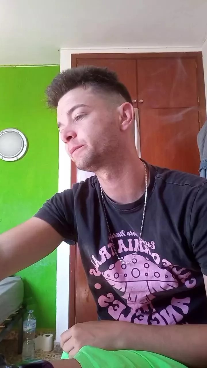 Offline Tugolfo on Cam4