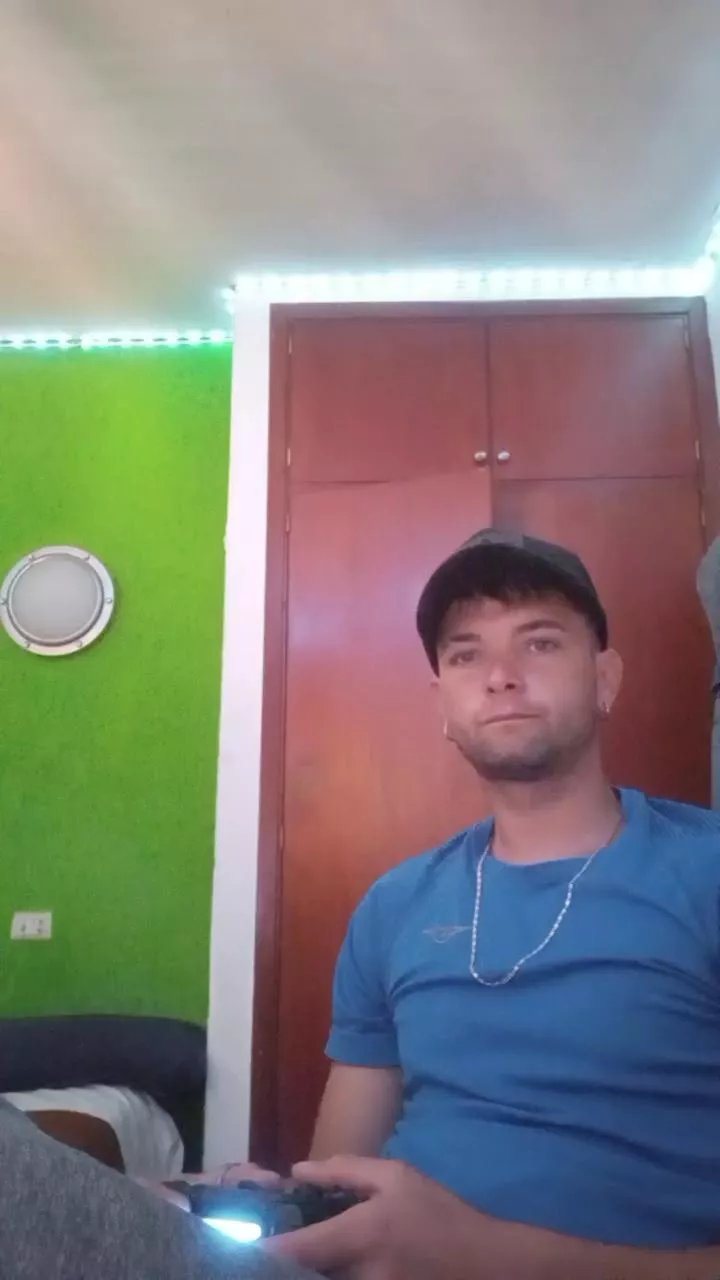 Offline Tugolfo on Cam4