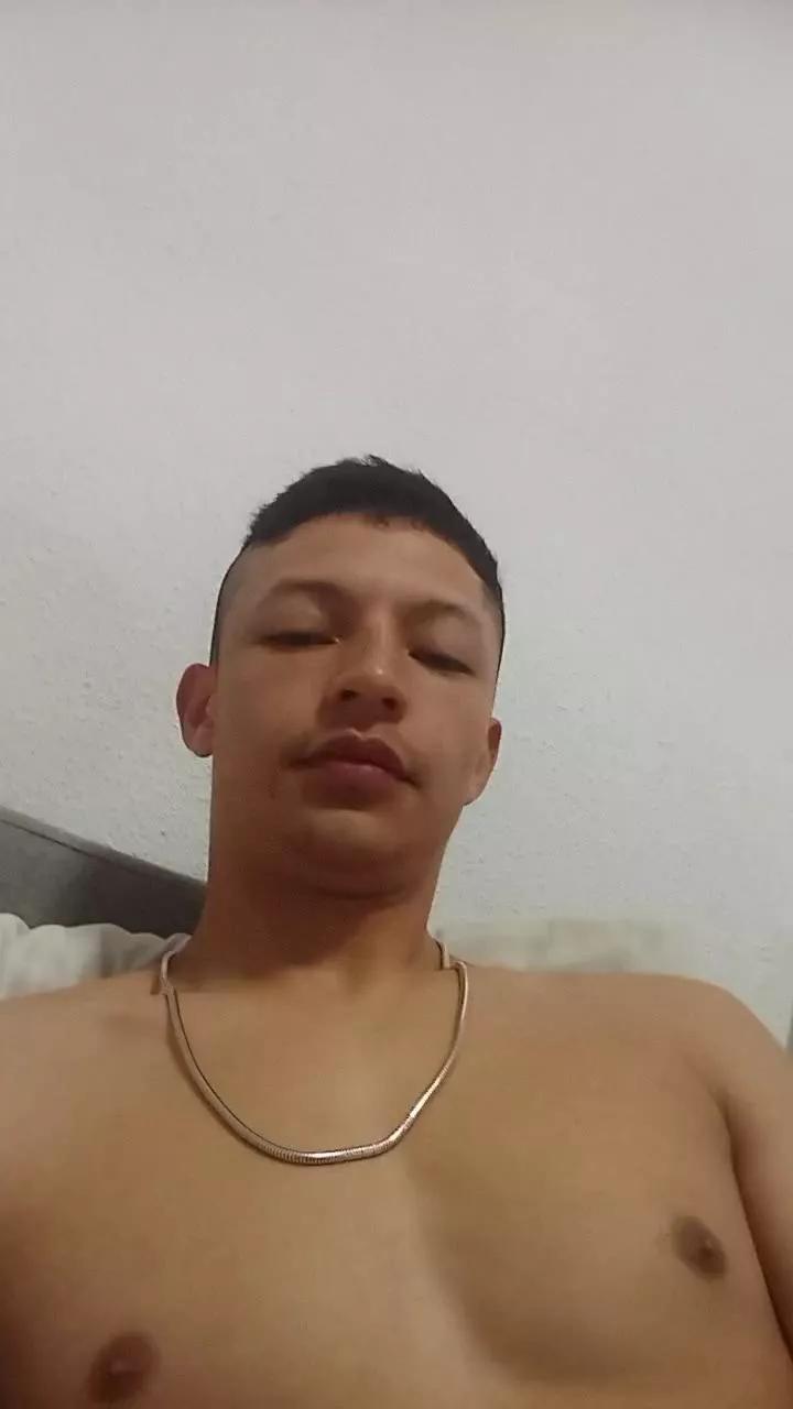 Tupapalarga on Cam4 