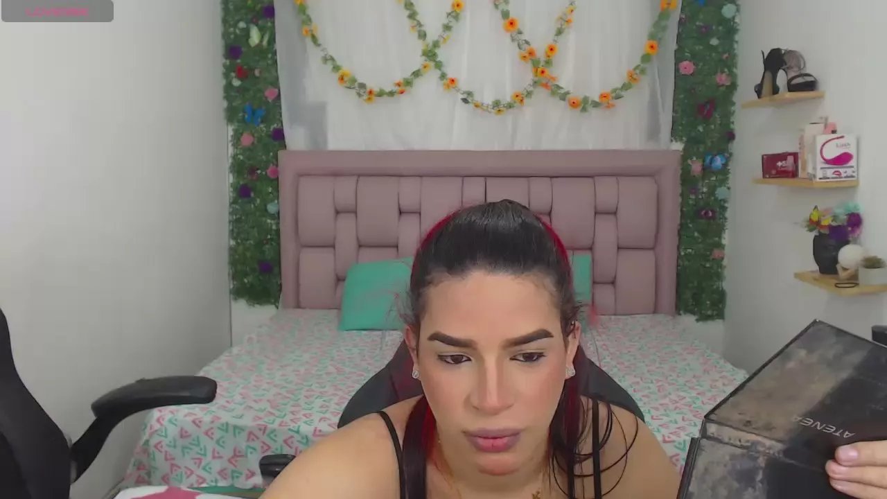 Offline vicky_dany on Cam4