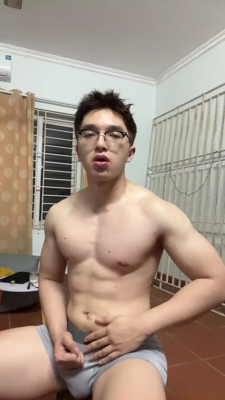 Offline VieMuscularStu on Cam4