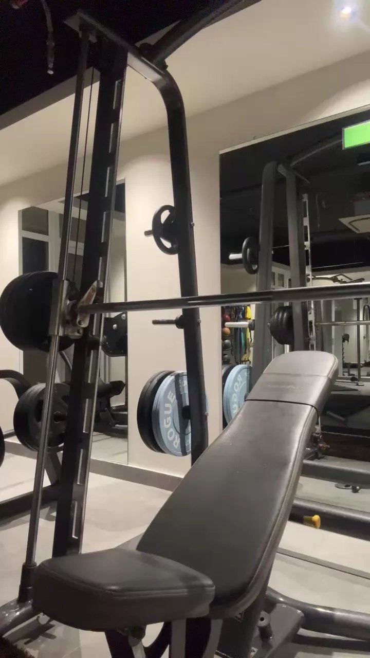 Offline VieMuscularStu on Cam4