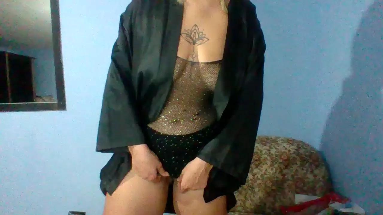 Violetta2022 on Cam4 