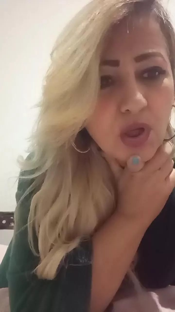 Offline Vivialves on Cam4