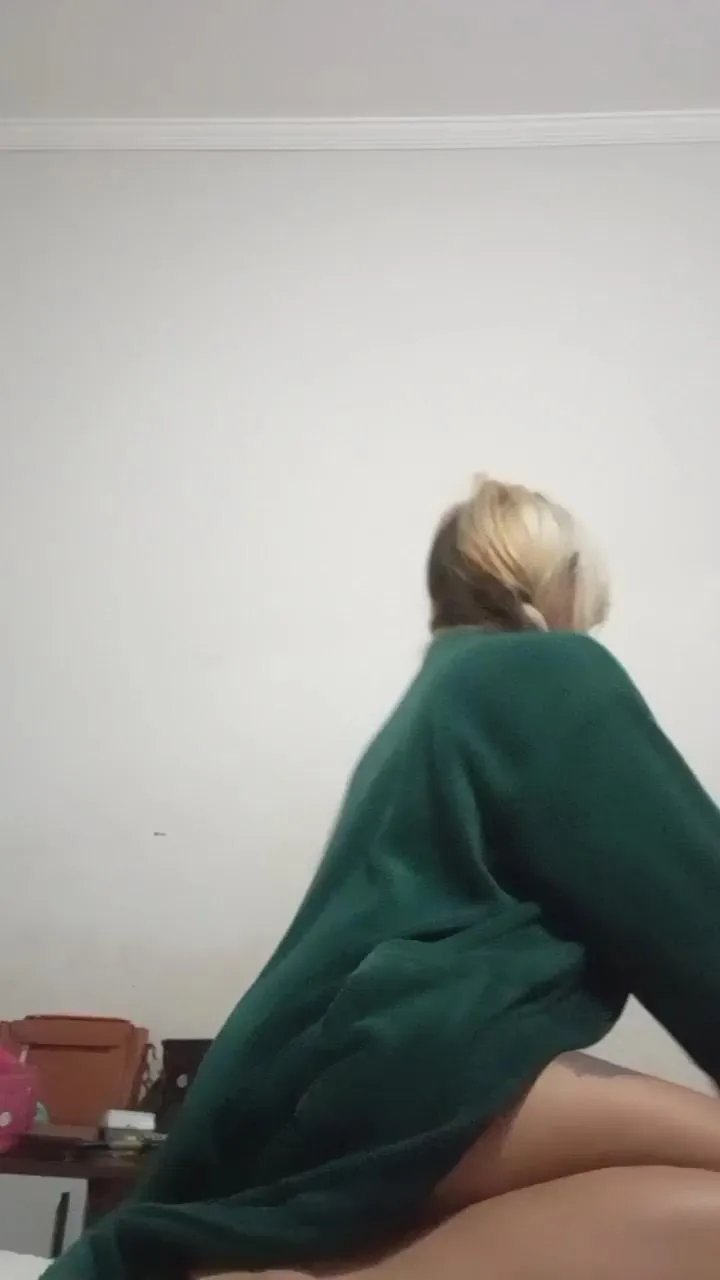 Offline Vivialves on Cam4