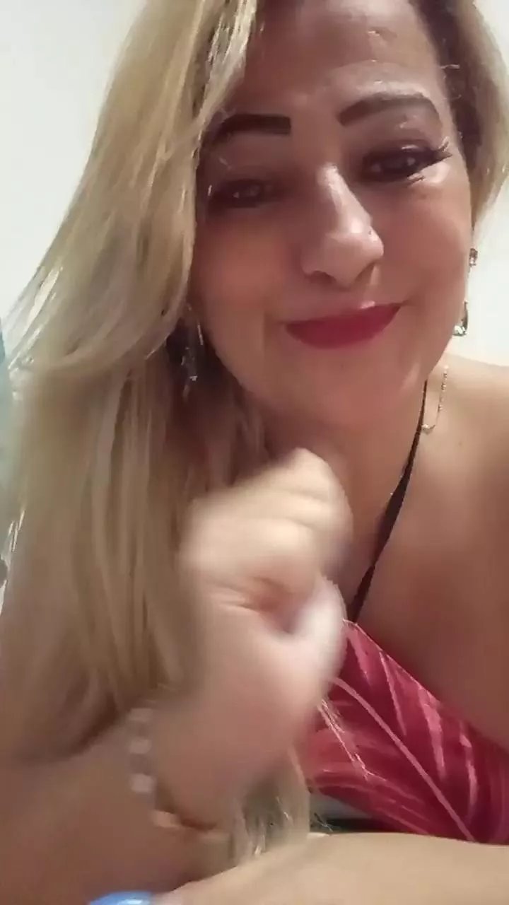 Offline Vivialves on Cam4