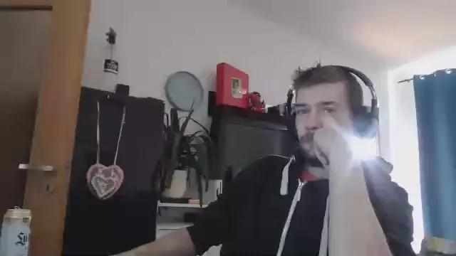 Widersacha on Cam4 