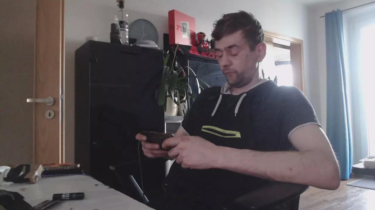 Widersacha on Cam4 