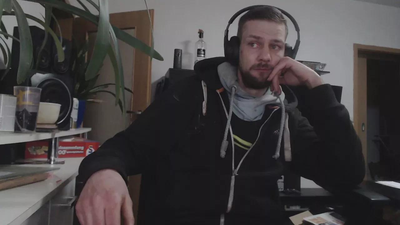 Widersacha on Cam4 