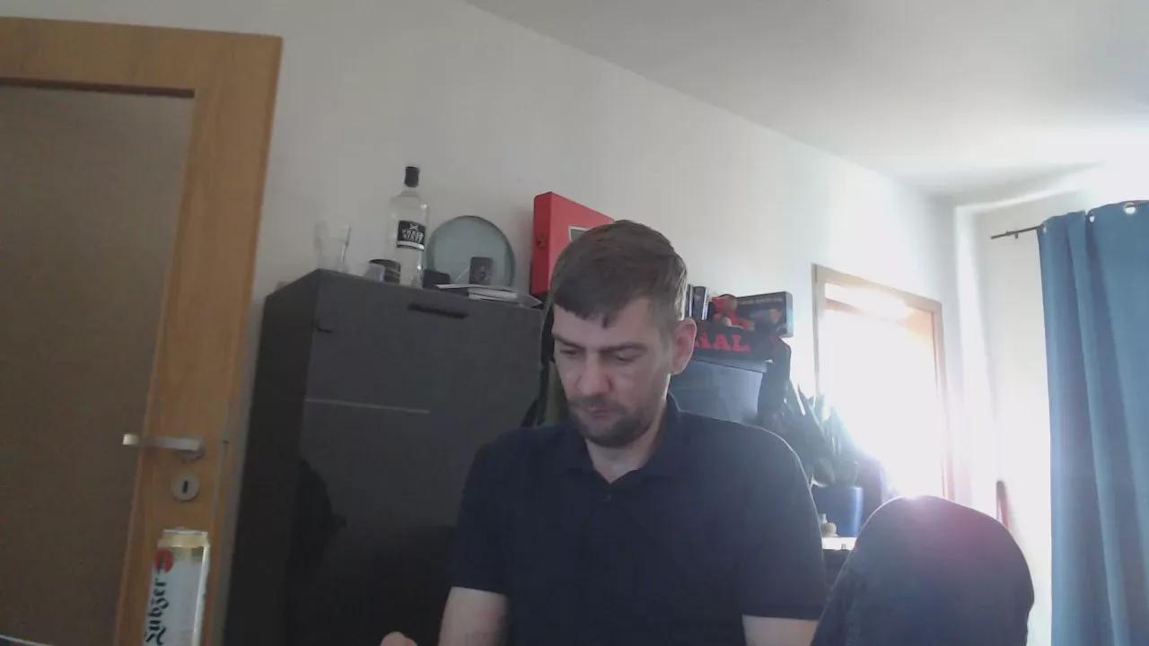 Widersacha on Cam4 