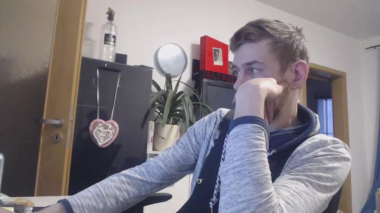 Widersacha on Cam4 