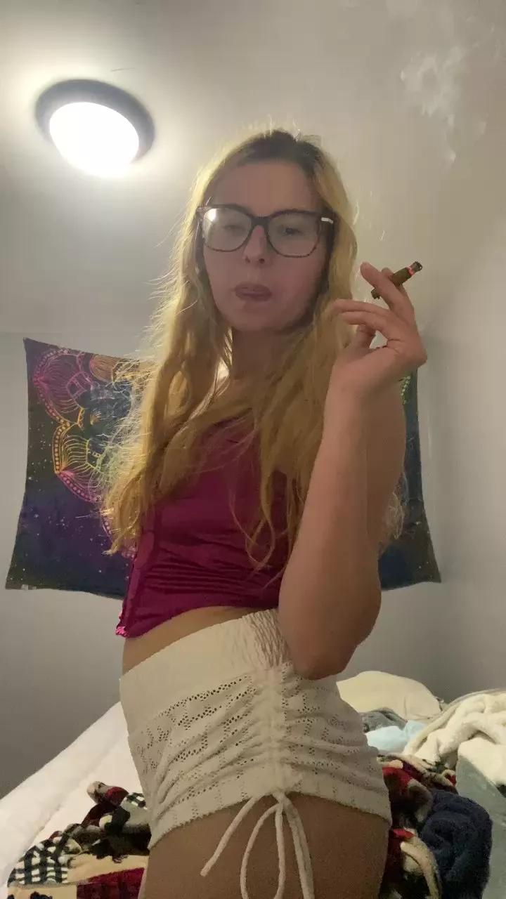 xoxomaddie on Cam4 