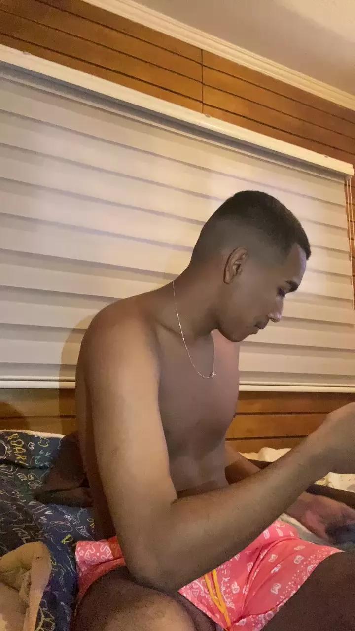 Yarotlo on Cam4 