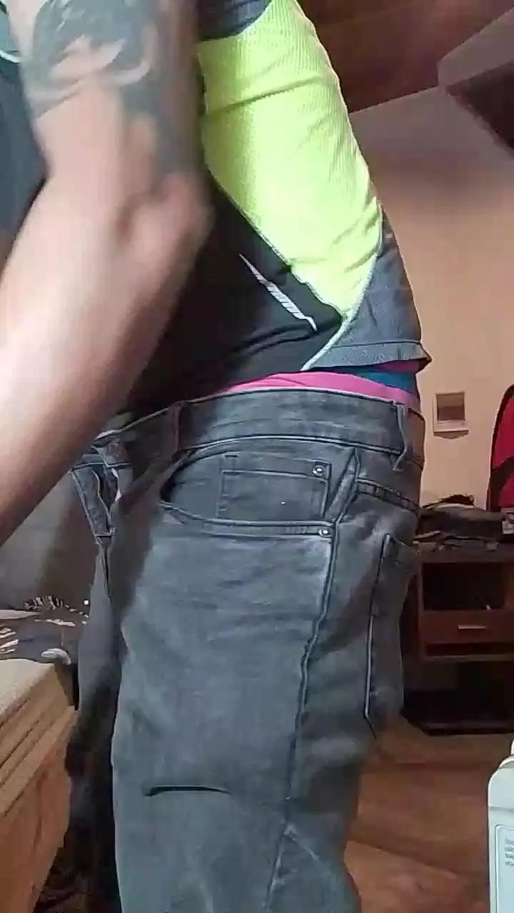 Yell47 on Cam4 