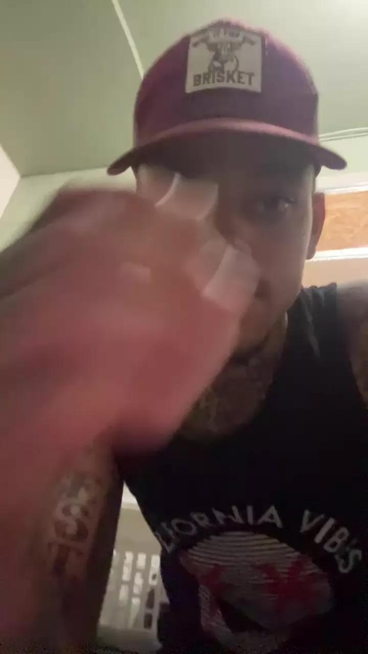 YellaboyAPEX on Cam4 