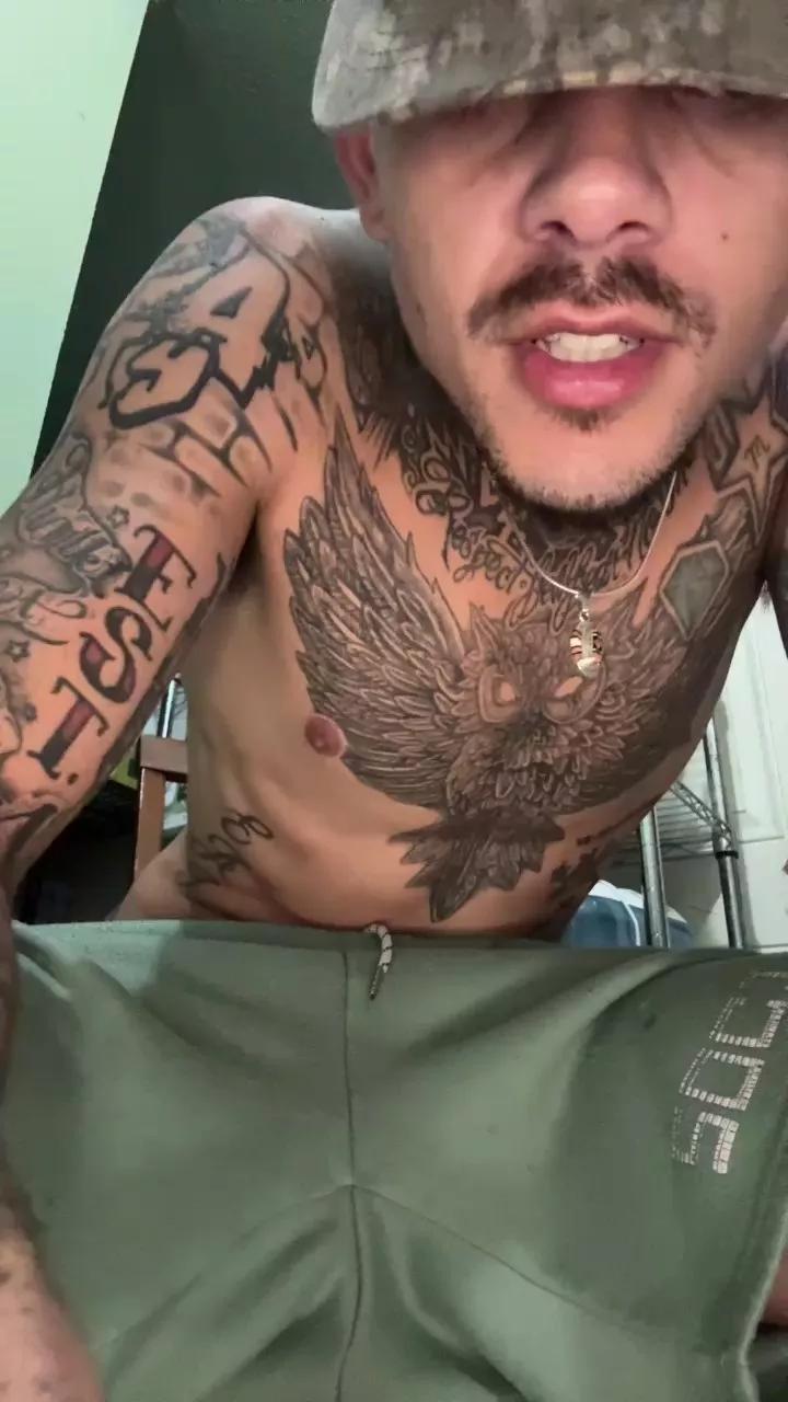 YellaboyAPEX on Cam4 