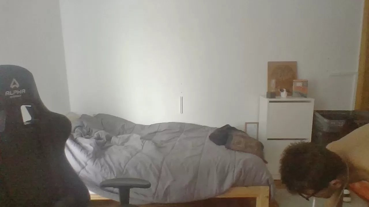 Offline YoungFilipe on Cam4