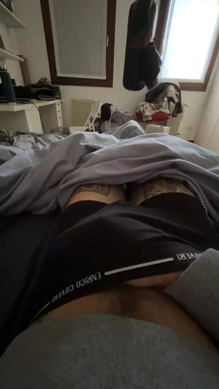 youngsexbenz on Cam4 