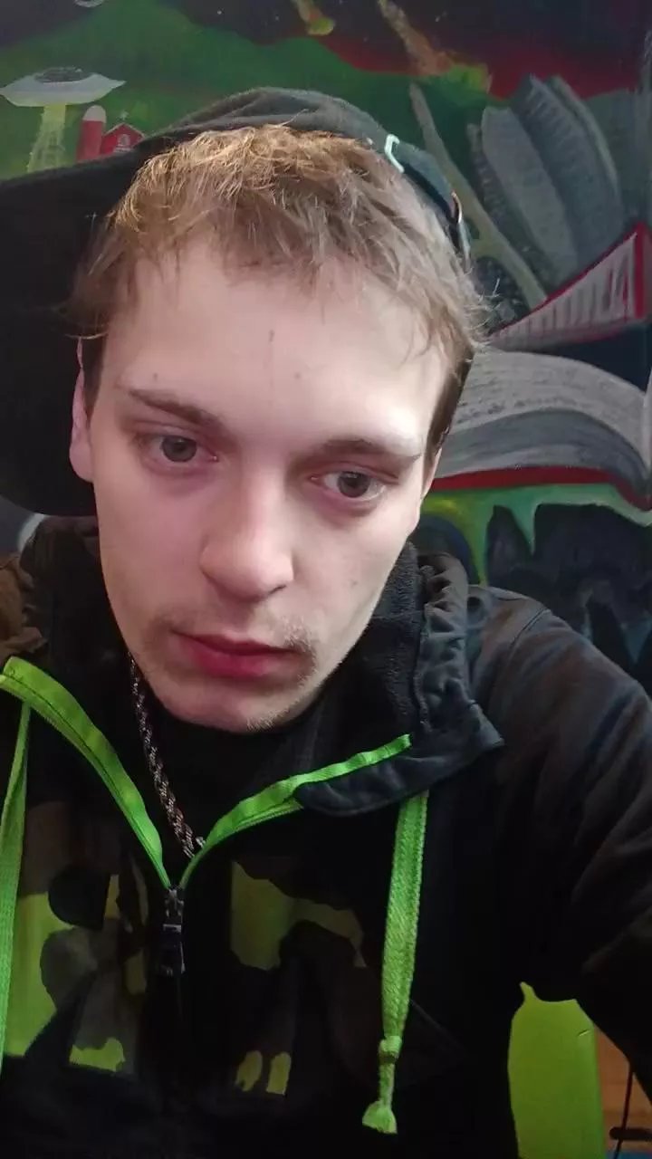 Offline yourmine427 on Cam4