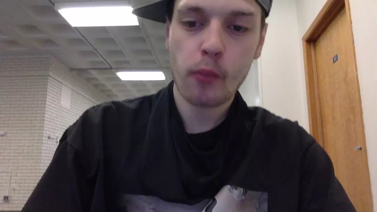 Offline yourmine427 on Cam4