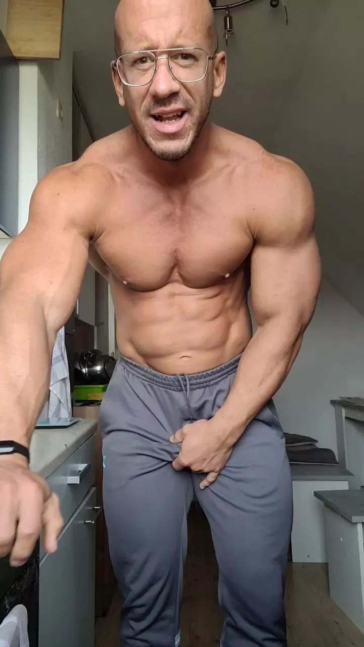 Offline yumyum18 on Cam4