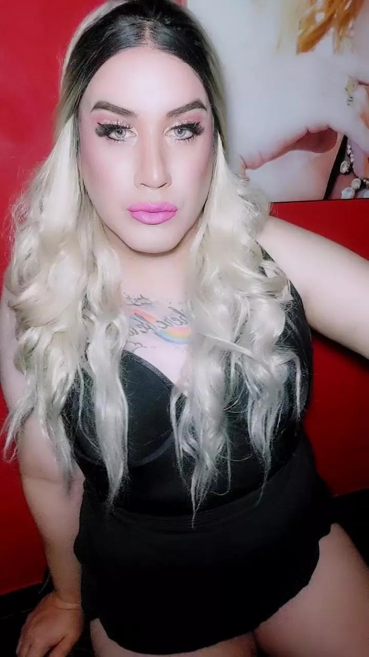 zahiraCross on Cam4 