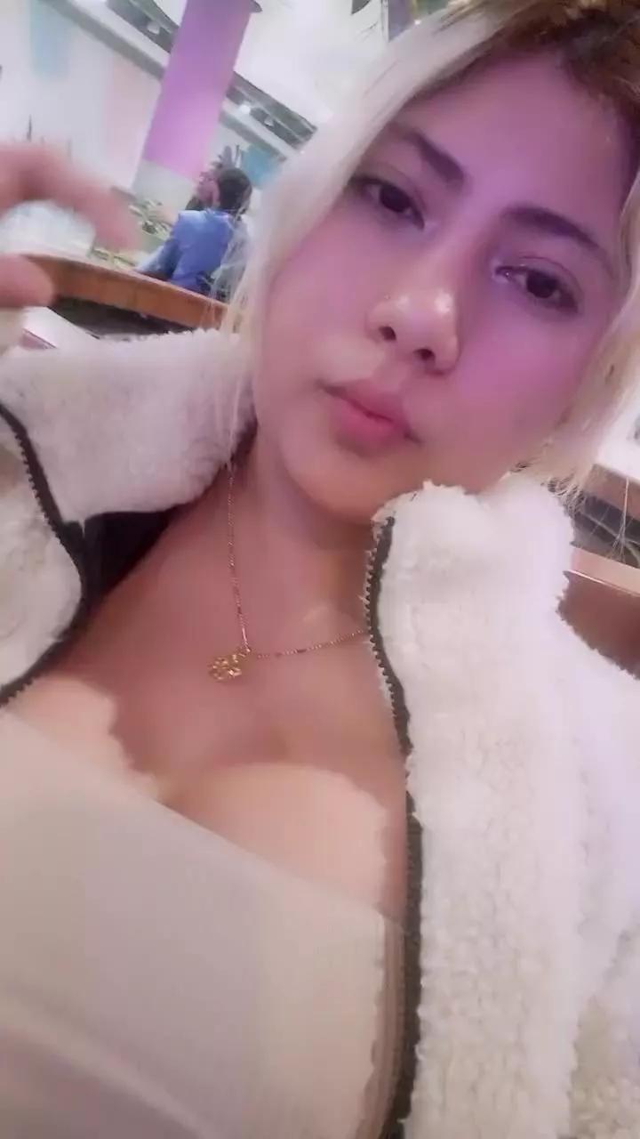 zoe_kimm on Cam4 