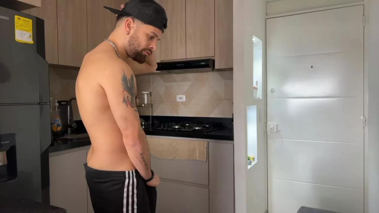 zoneboys_ on Cam4 