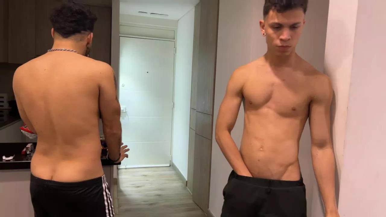 zoneboys_ on Cam4 