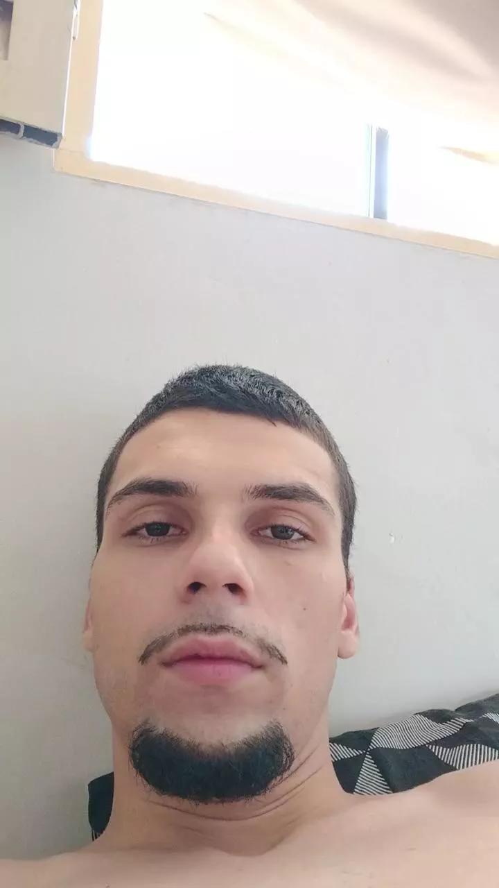 Zyonprive on Cam4 
