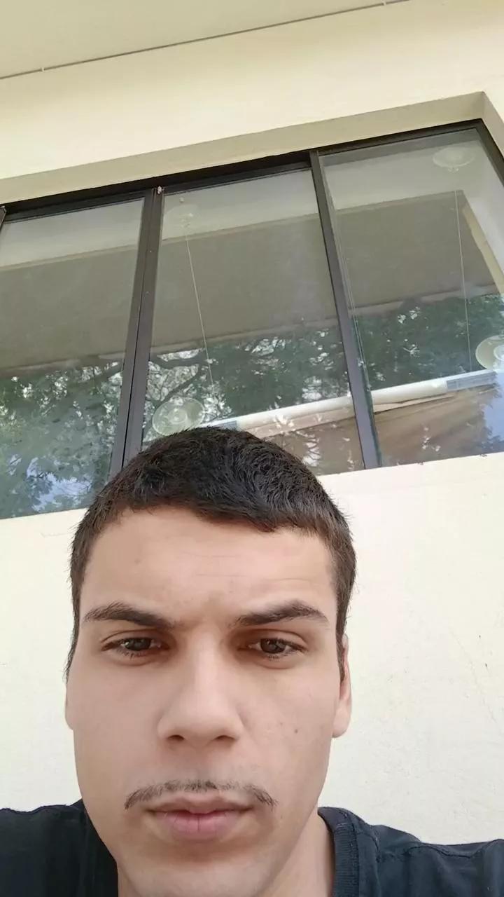 Zyonprive on Cam4 
