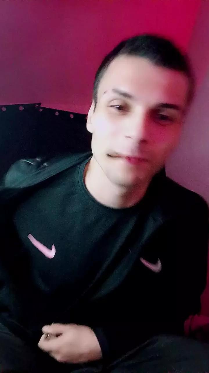 Zyonprive on Cam4 