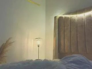 Offline ginaakemi on CamSoda