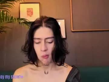 andrew_round on Chaturbate 