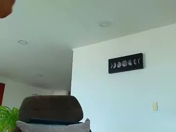 Freechat andrew_west_ on Chaturbate