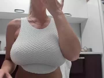Freechat angelsuitlove on Chaturbate