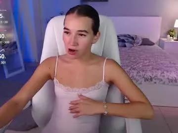 Private bellla_haddid on Chaturbate